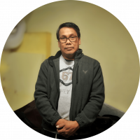 Romeo Guzman, Master Upholsterer at Dovetail Restorations